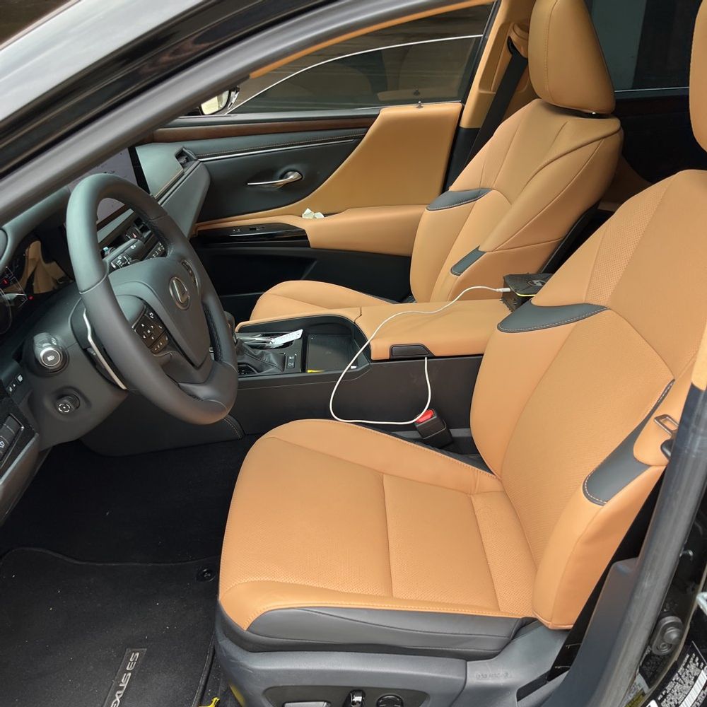 2025 Lexus ES 300h Base