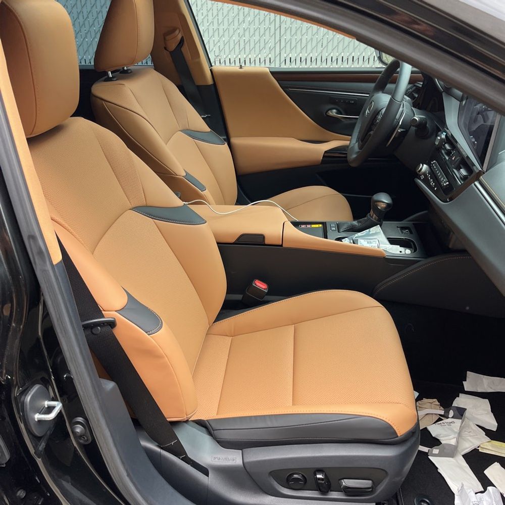 2025 Lexus ES 300h Base
