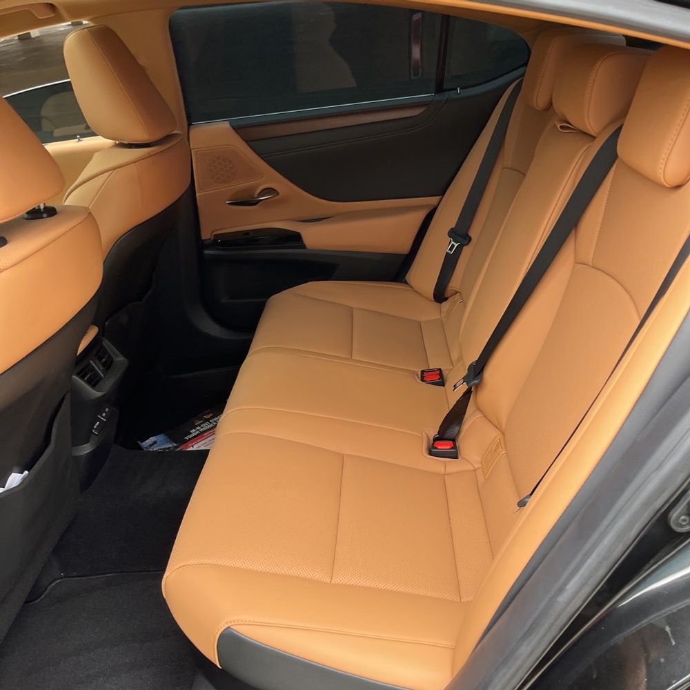 2025 Lexus ES 300h Base