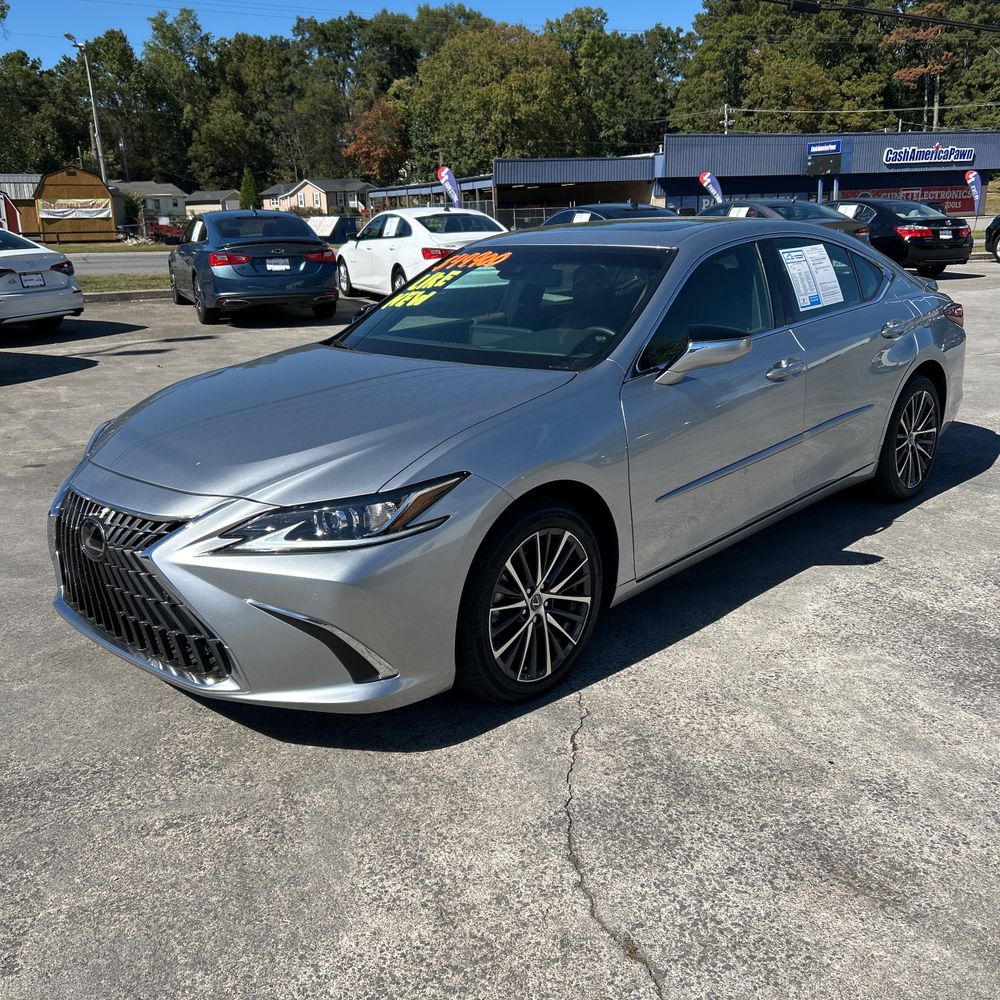 2025 Lexus ES 300h Base