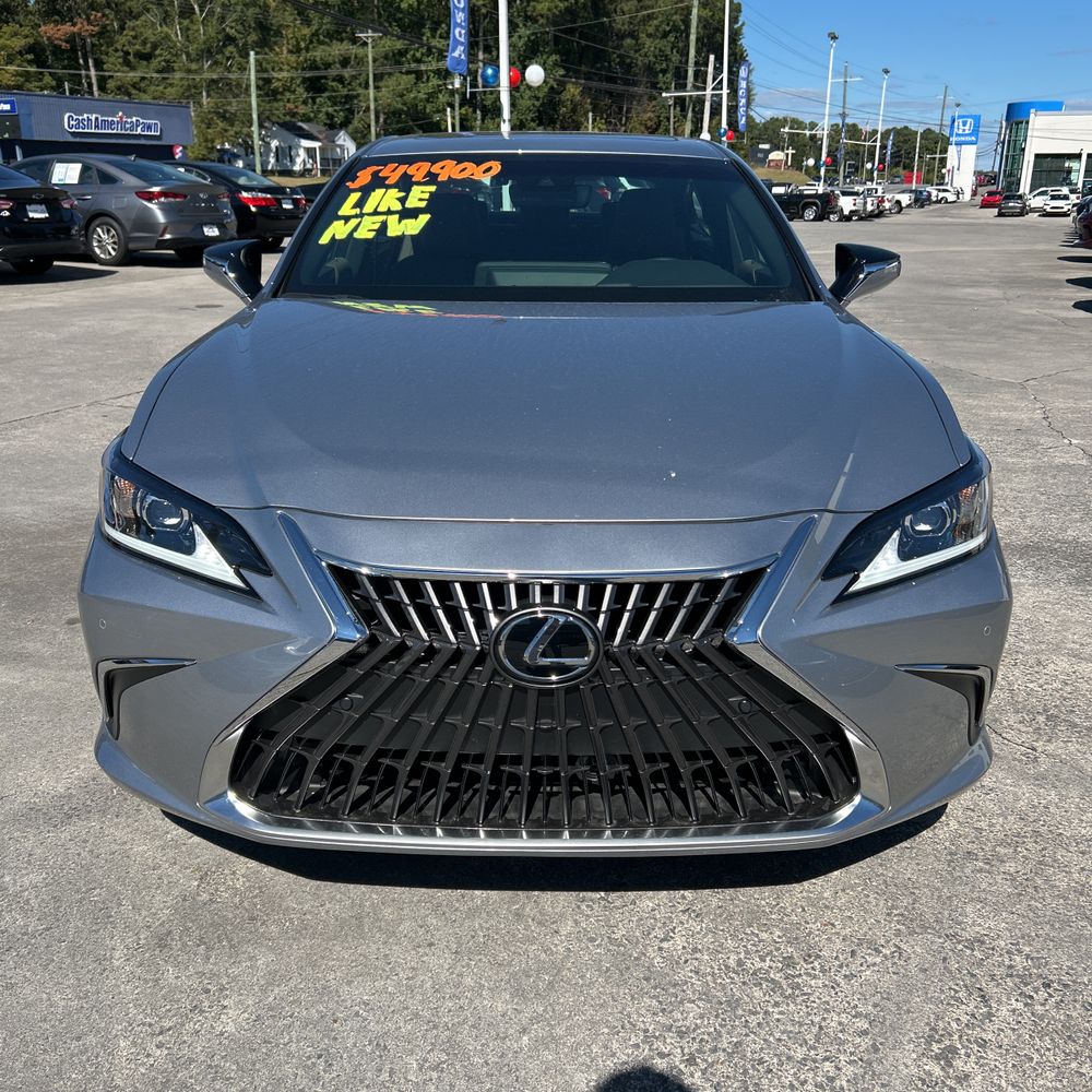 2025 Lexus ES 300h Base