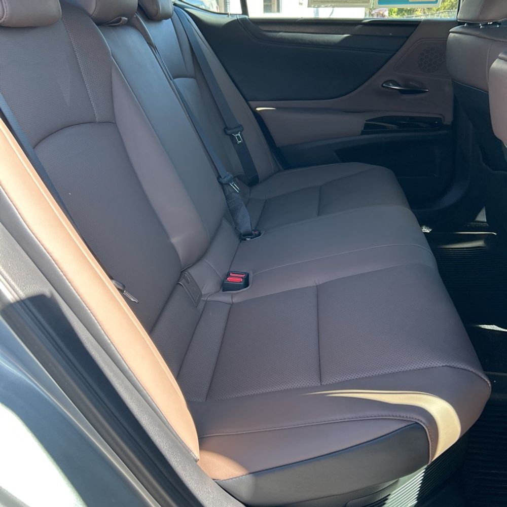 2025 Lexus ES 300h Base