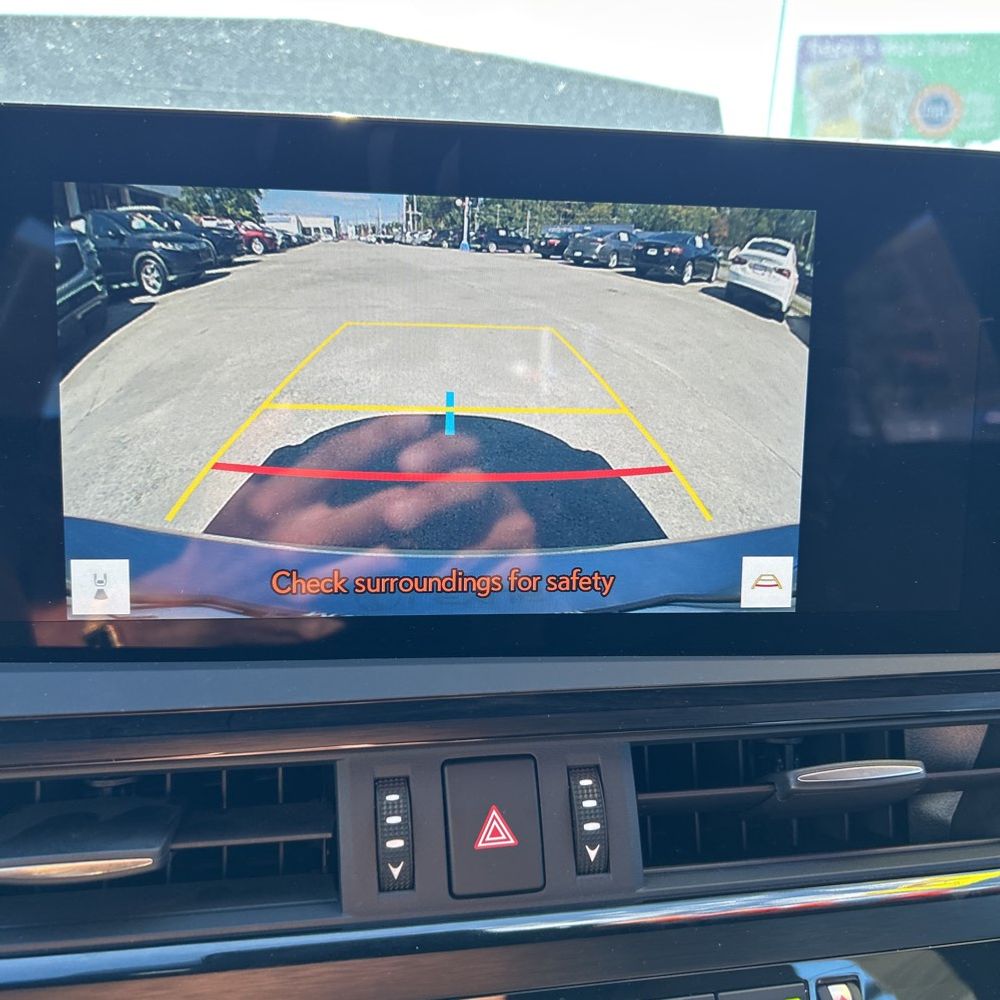 2025 Lexus ES 300h Base