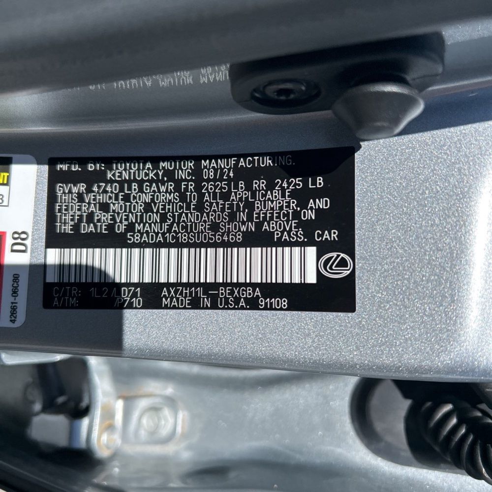 2025 Lexus ES 300h Base