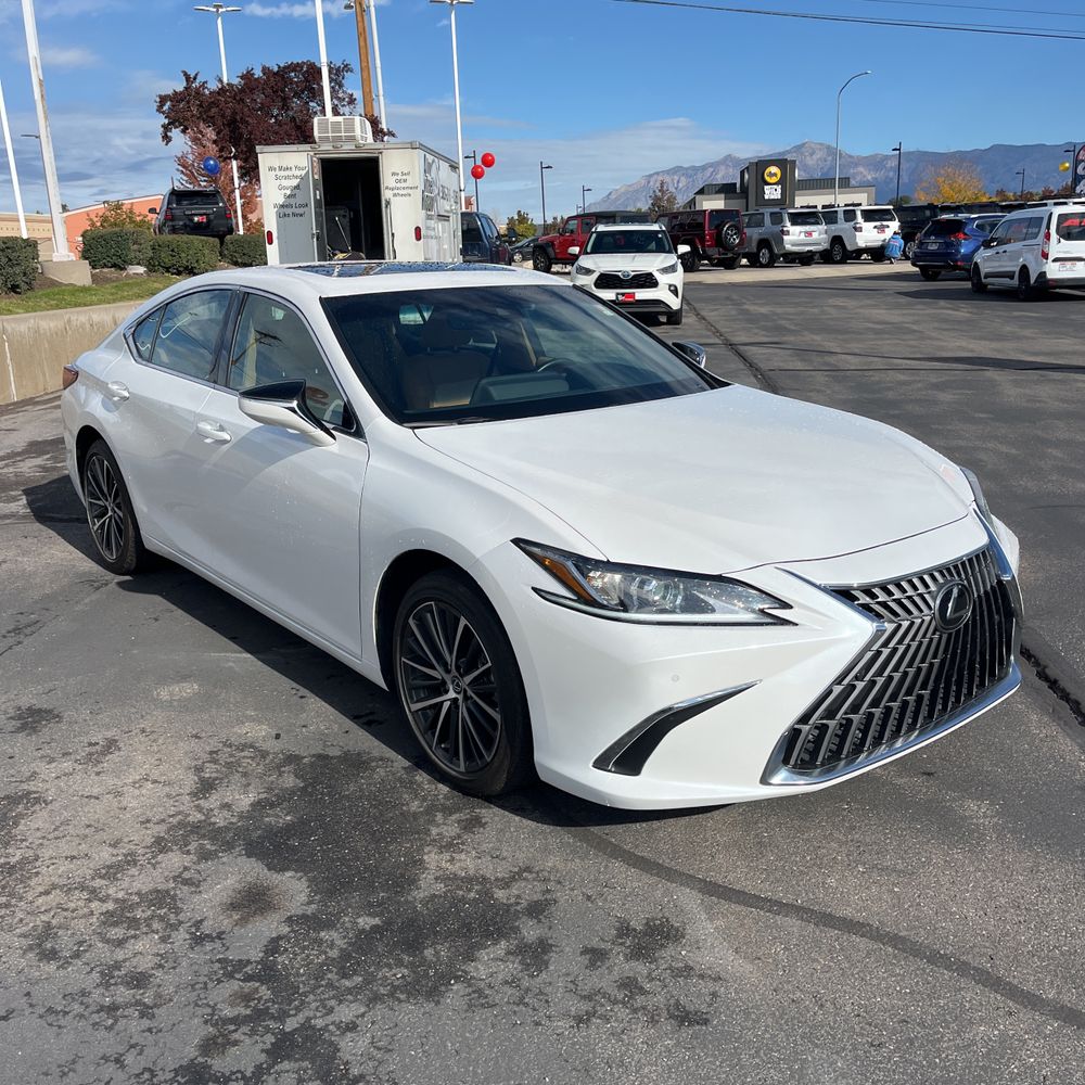 2024 Lexus ES 350 Base