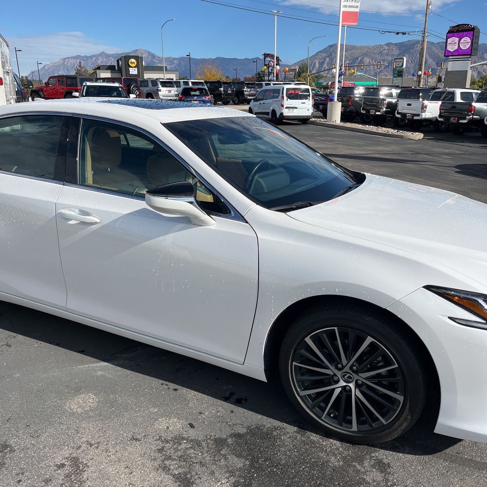 2024 Lexus ES 350 Base