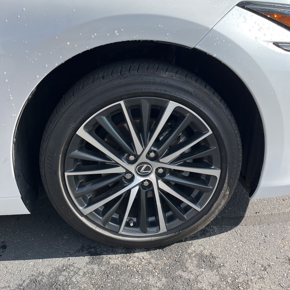 2024 Lexus ES 350 Base