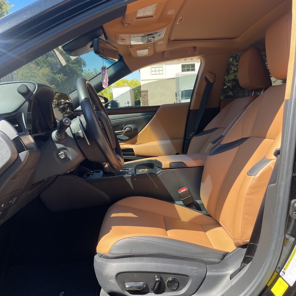 2025 Lexus ES 350 Base