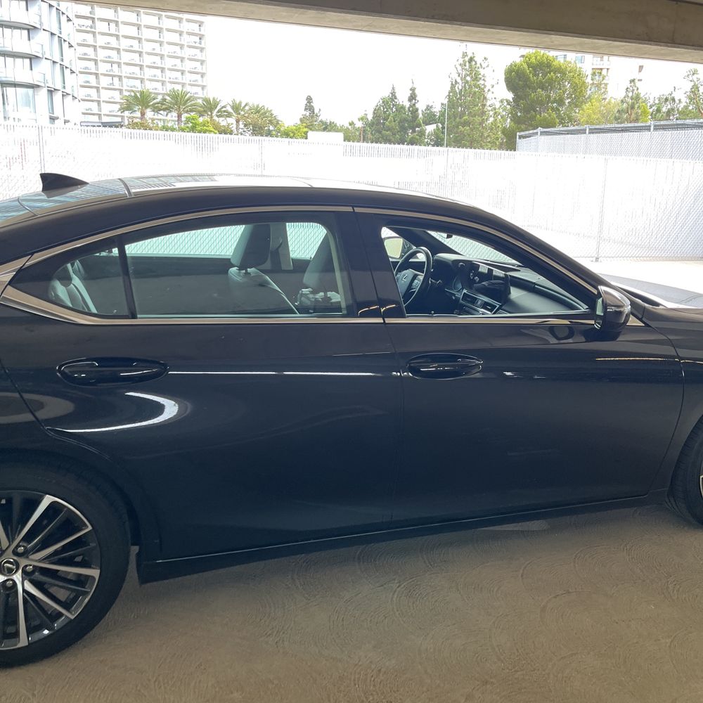 2025 Lexus ES 350 Base