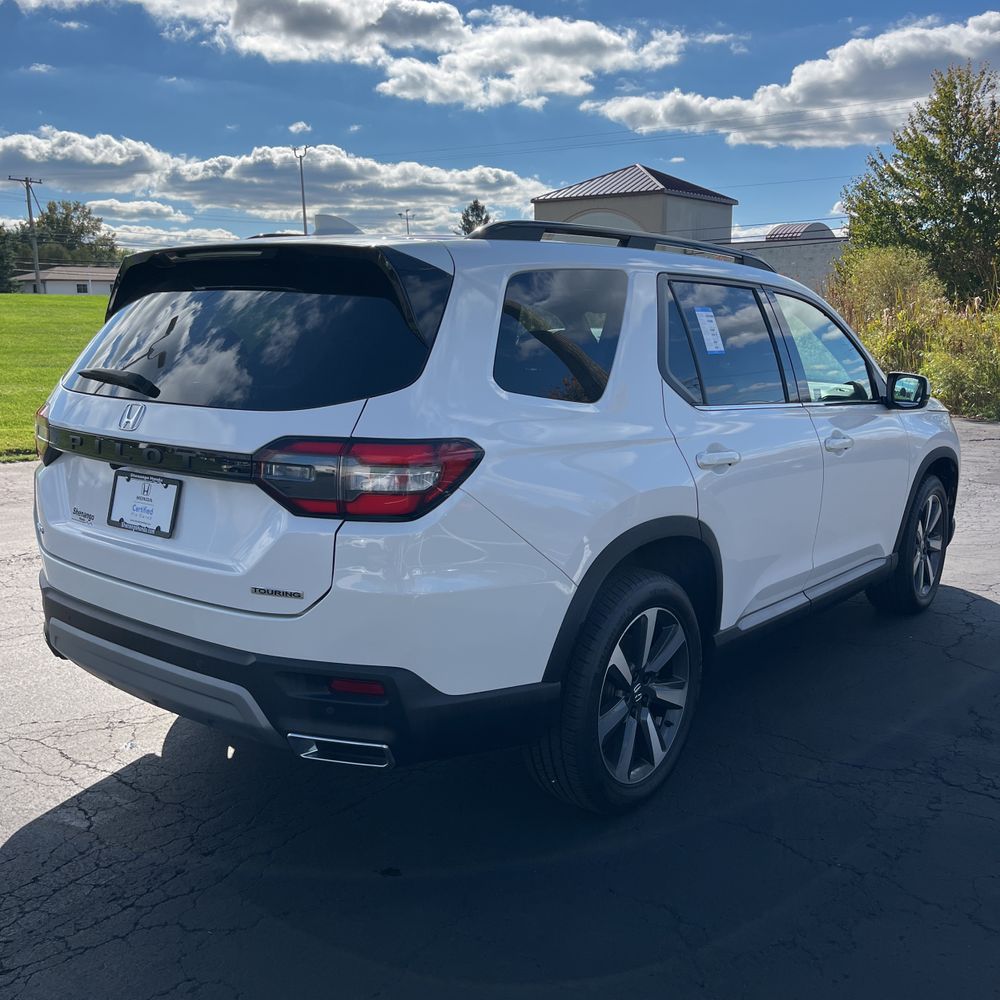2023 Honda Pilot Touring