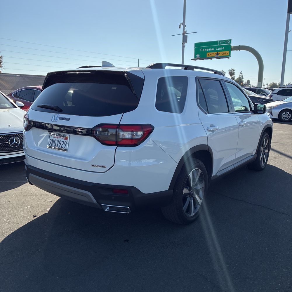 2025 Honda Pilot Touring