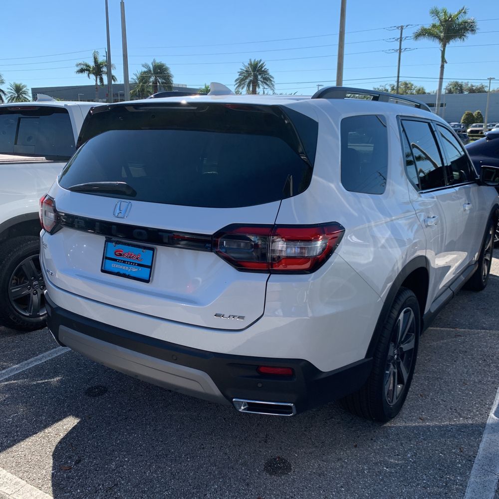 2023 Honda Pilot Elite 4D SUV AWD