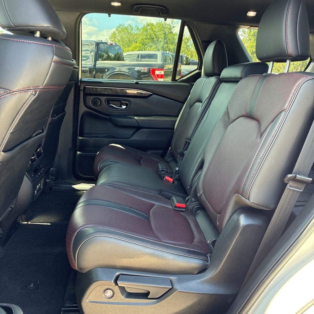 2023 Honda Pilot Black Edition