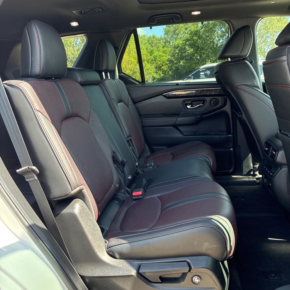 2023 Honda Pilot Black Edition