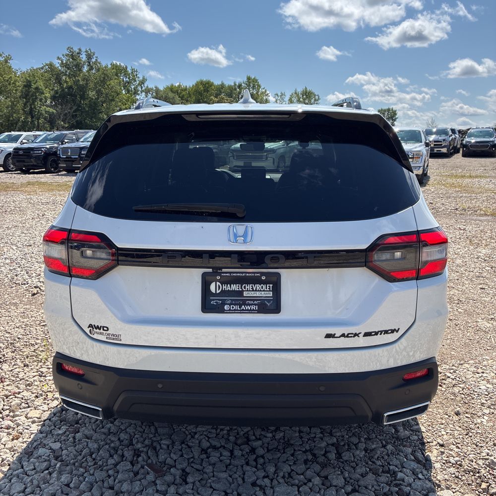2023 Honda Pilot Black Edition