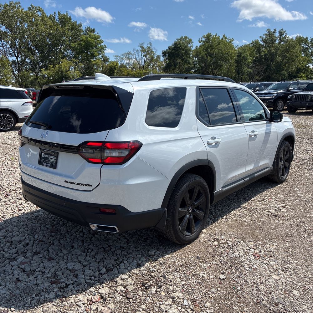2023 Honda Pilot Black Edition