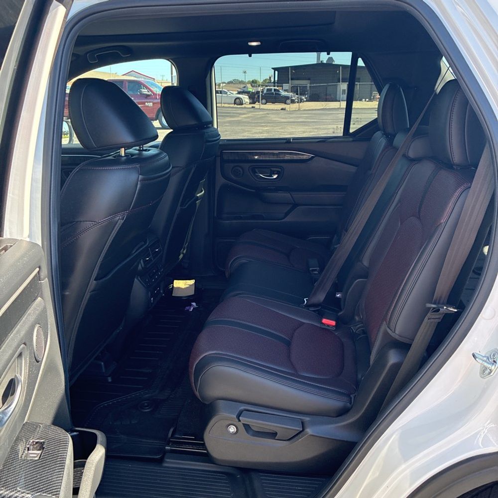2025 Honda Pilot Black Edition
