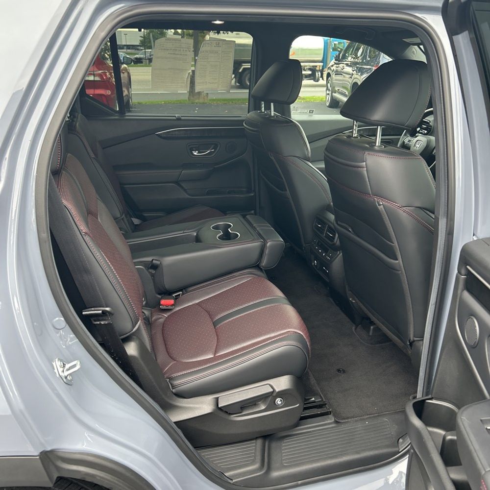 2025 Honda Pilot Black Edition