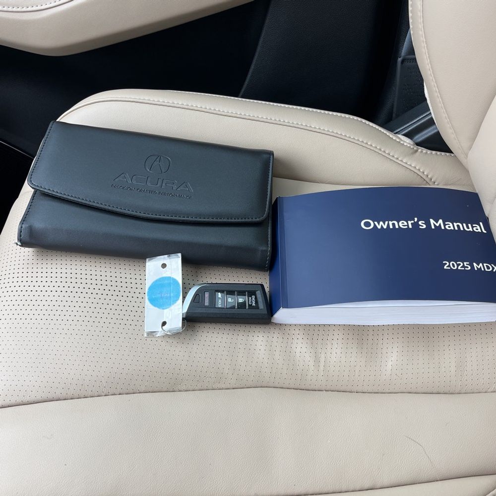 2025 Acura MDX w/Tech
