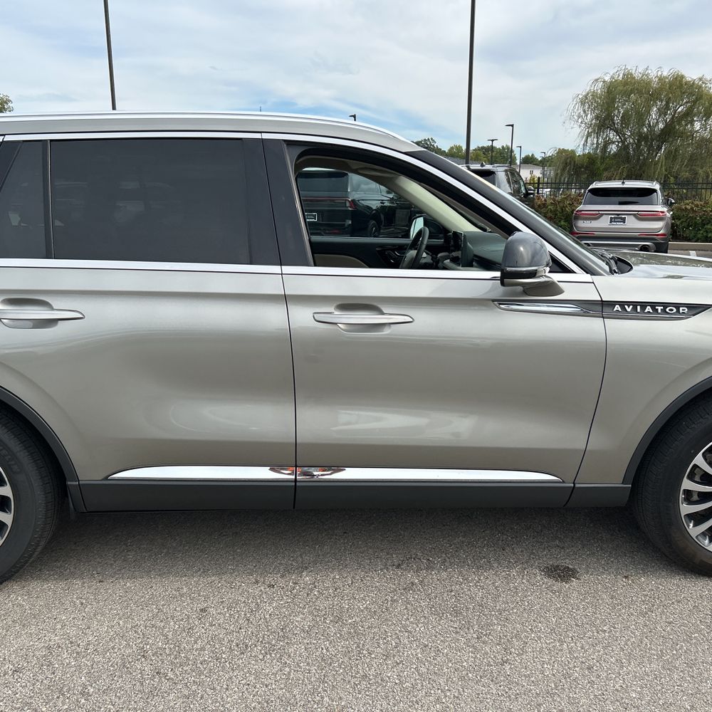 2023 Lincoln Aviator Standard