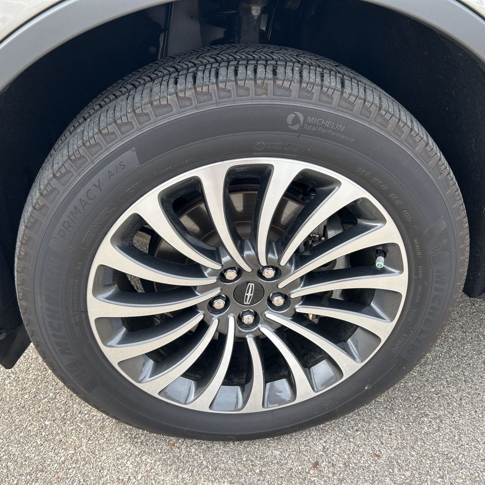 2023 Lincoln Aviator Standard