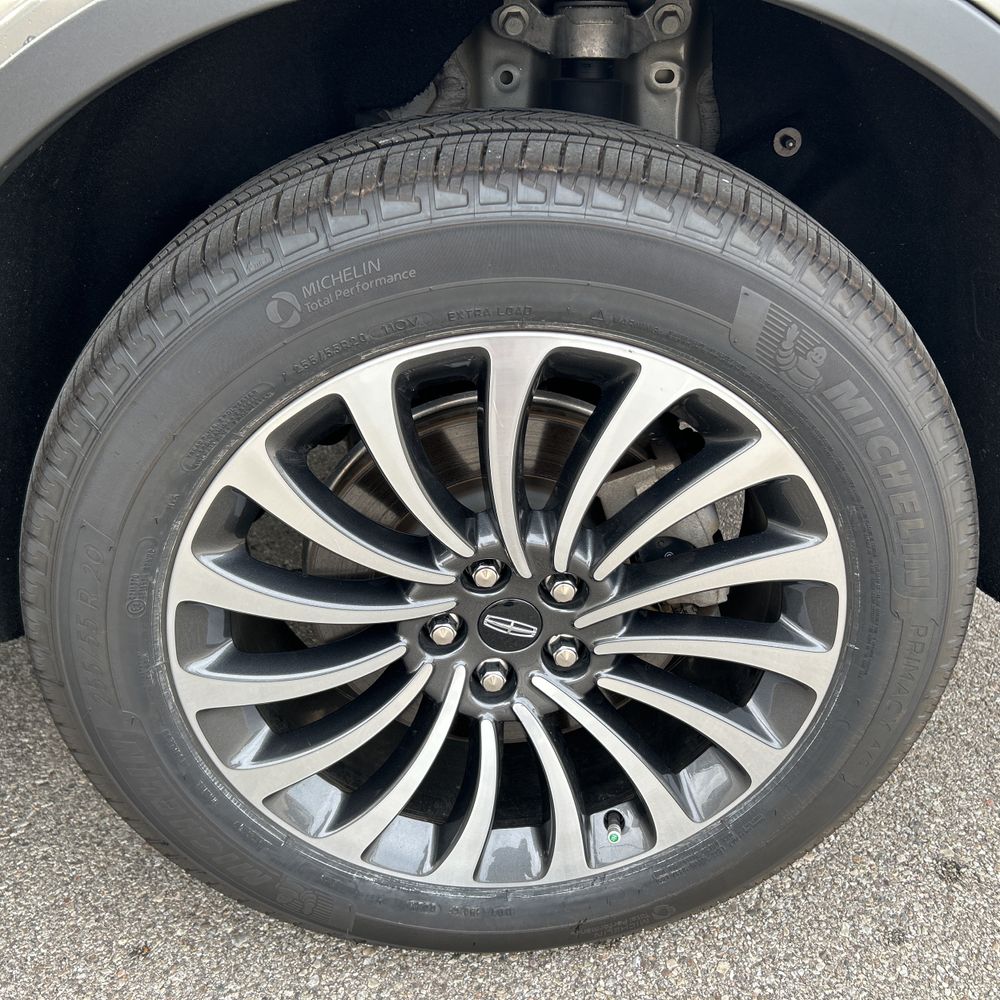 2023 Lincoln Aviator Standard
