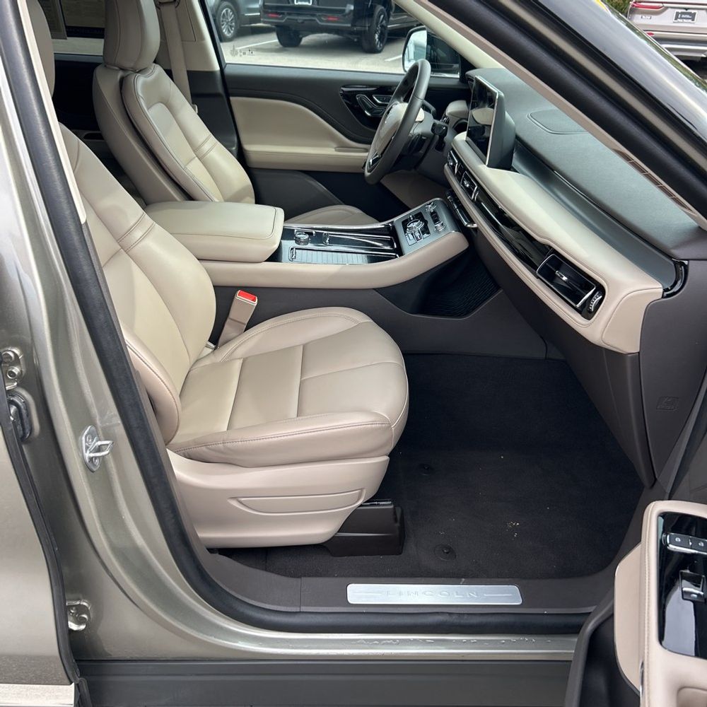 2023 Lincoln Aviator Standard