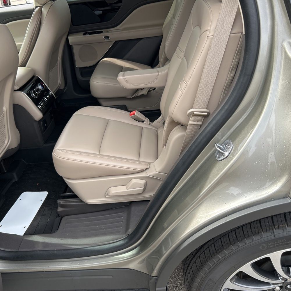 2023 Lincoln Aviator Standard