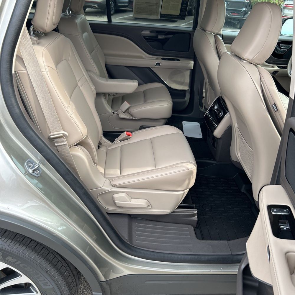 2023 Lincoln Aviator Standard