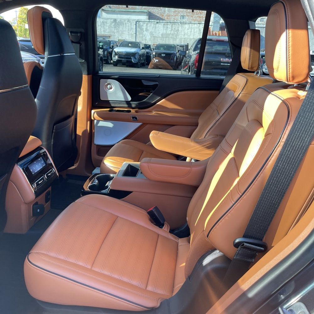 2022 Lincoln Aviator Black Label