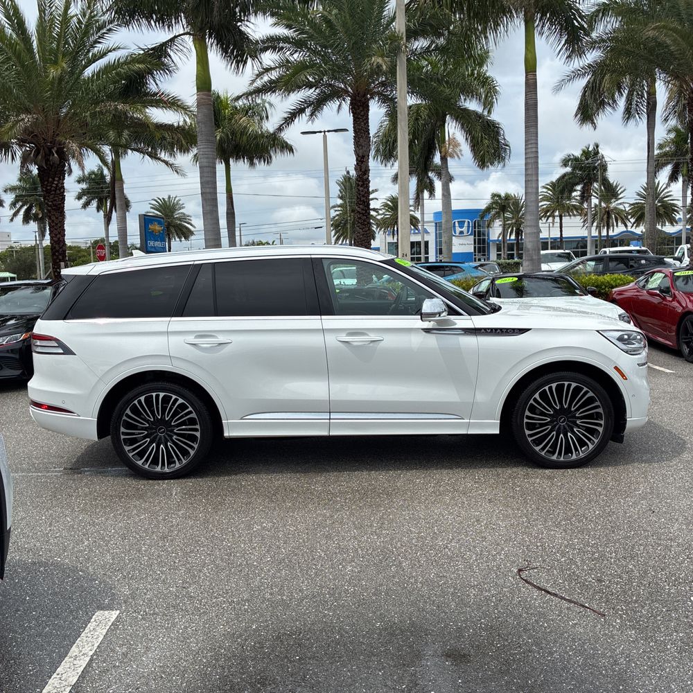 2022 Lincoln Aviator Black Label
