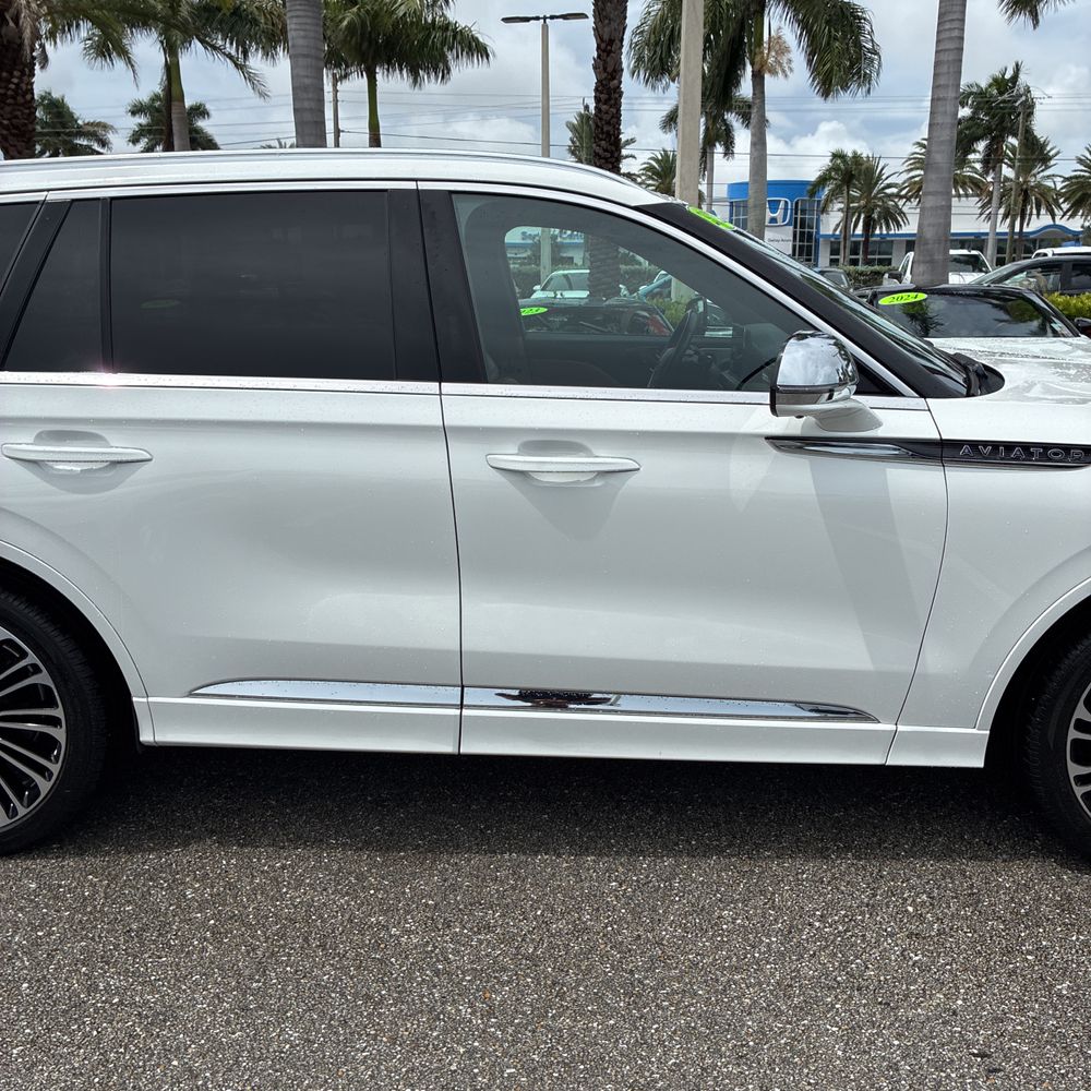 2022 Lincoln Aviator Black Label