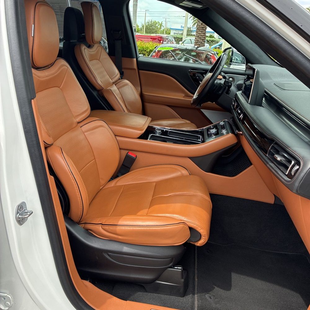 2022 Lincoln Aviator Black Label
