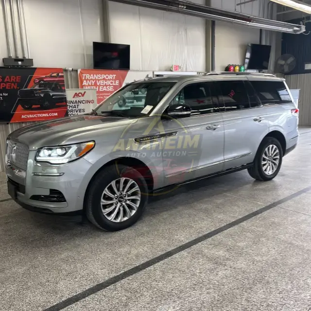 2023 Lincoln Navigator Standard