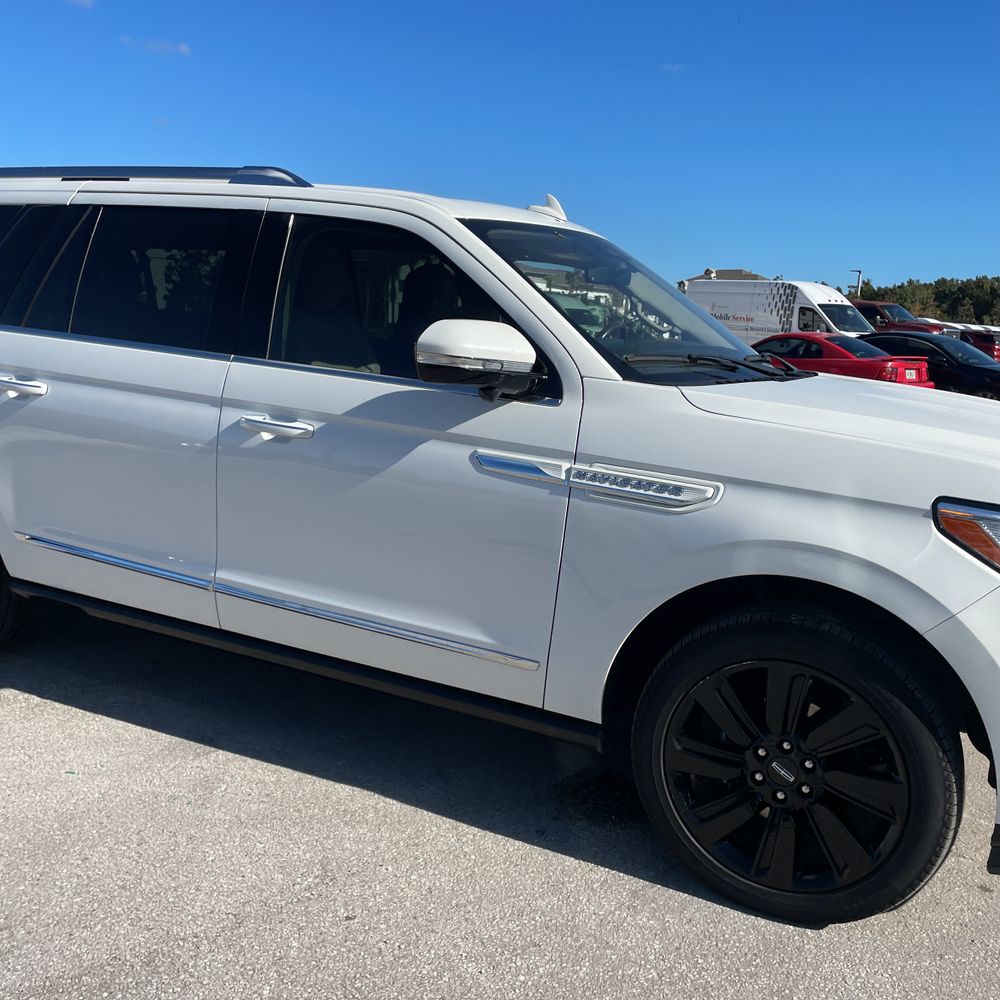2023 Lincoln Navigator L Reserve