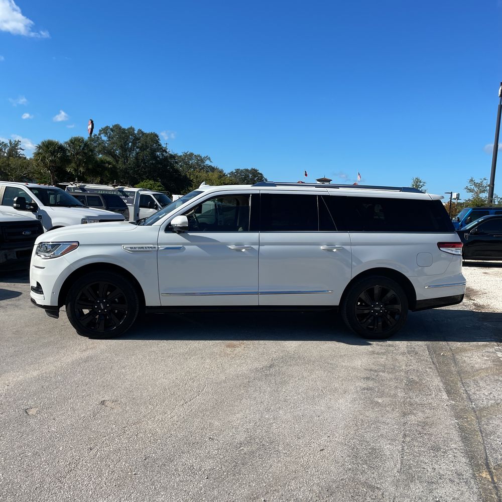 2023 Lincoln Navigator L Reserve