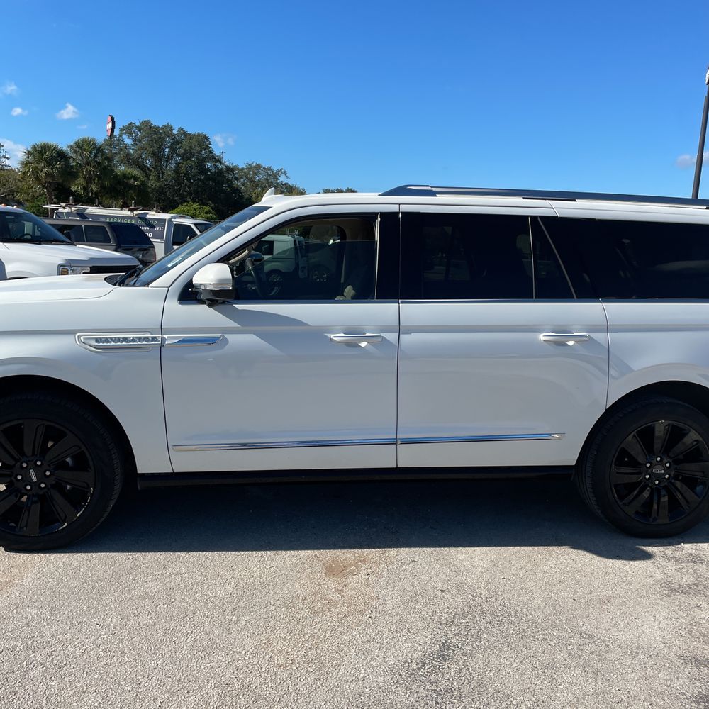 2023 Lincoln Navigator L Reserve