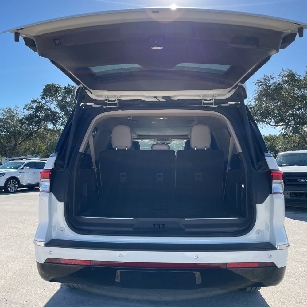 2023 Lincoln Navigator L Reserve