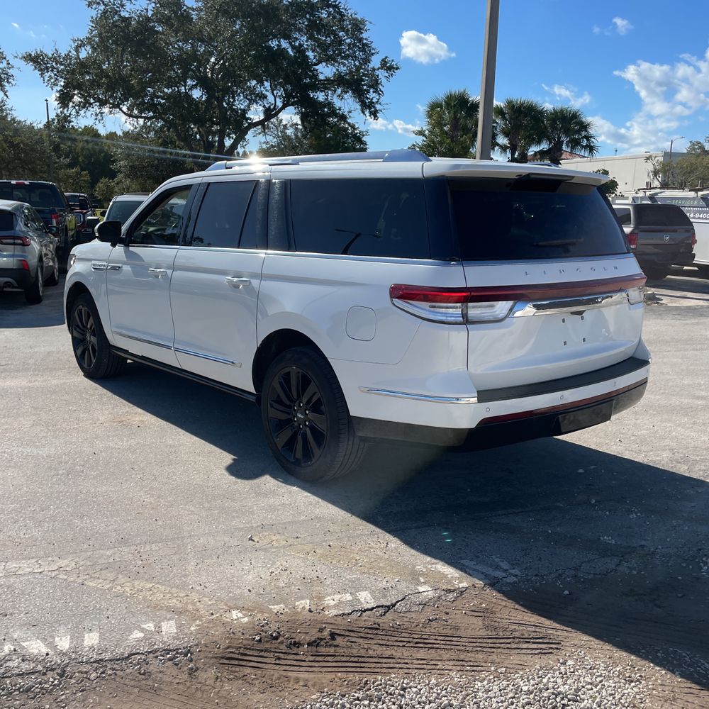 2023 Lincoln Navigator L Reserve