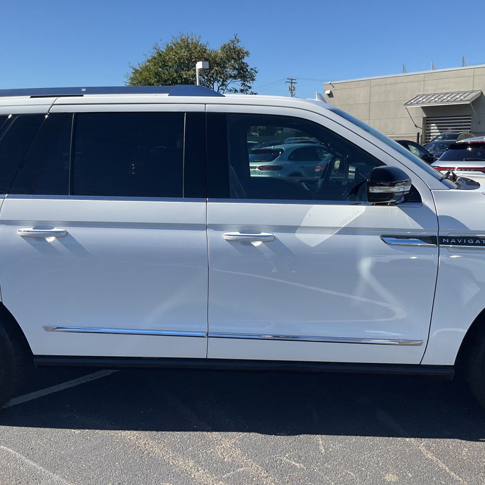 2023 Lincoln Navigator L Reserve