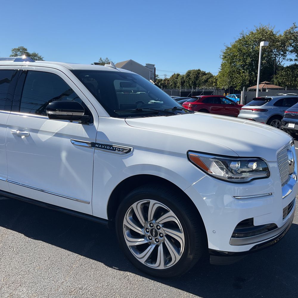 2023 Lincoln Navigator L Reserve