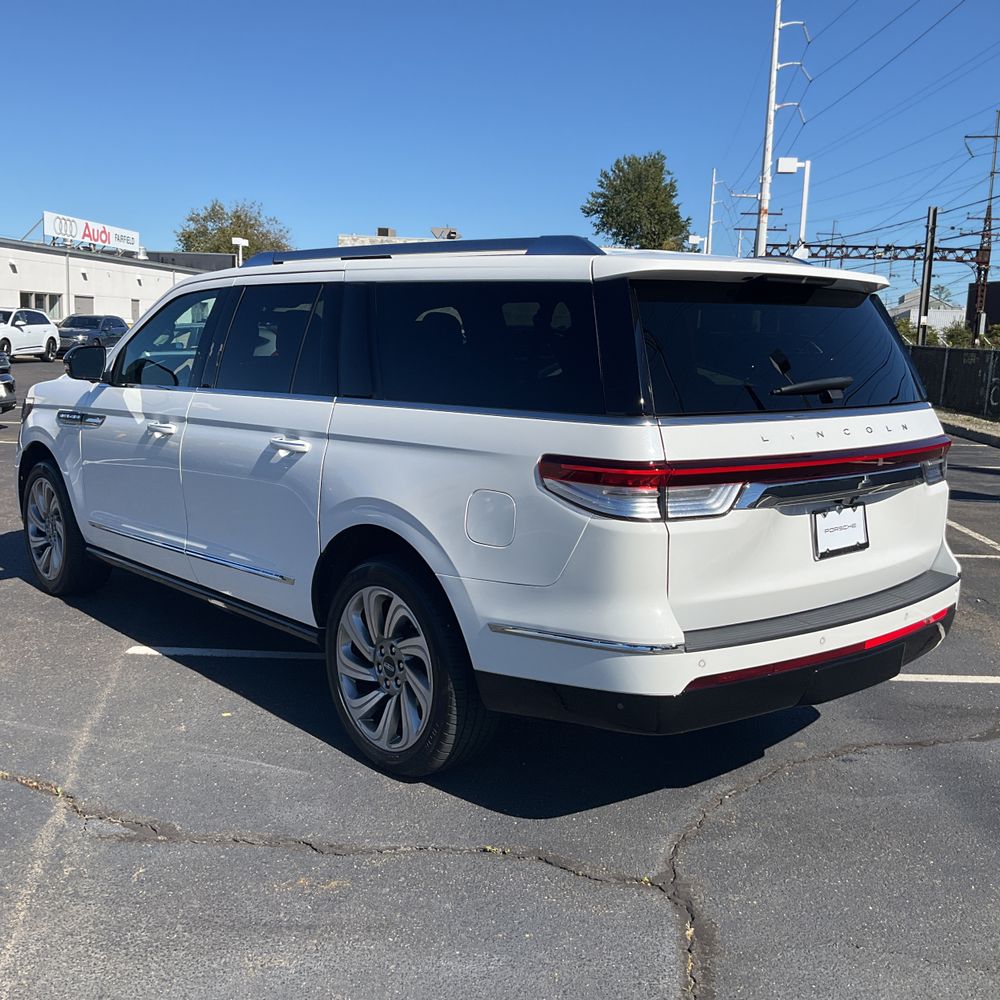 2023 Lincoln Navigator L Reserve