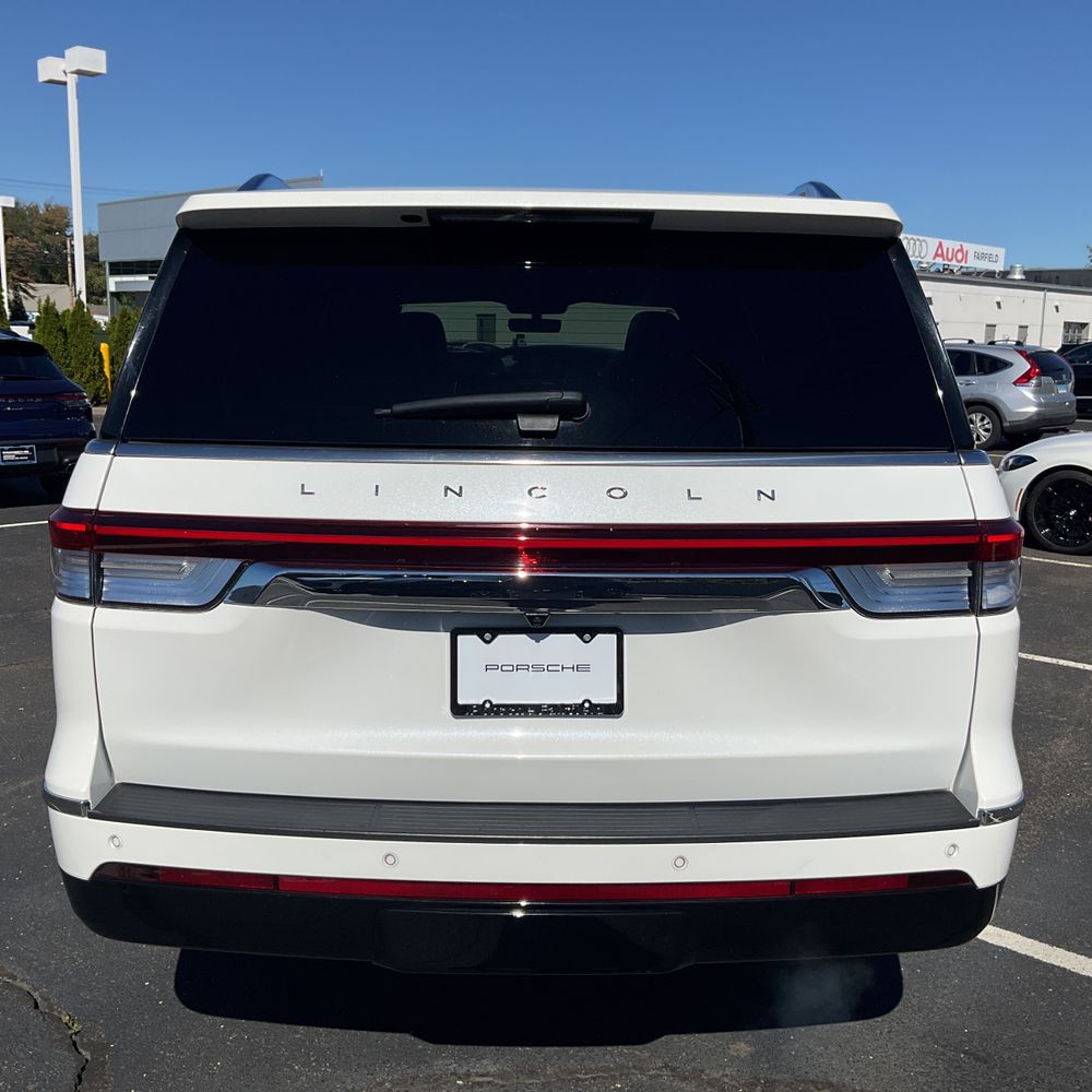 2023 Lincoln Navigator L Reserve