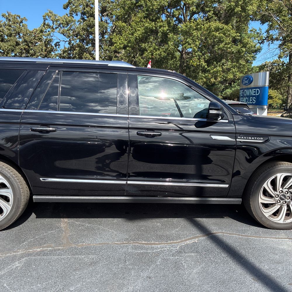 2023 Lincoln Navigator L Reserve