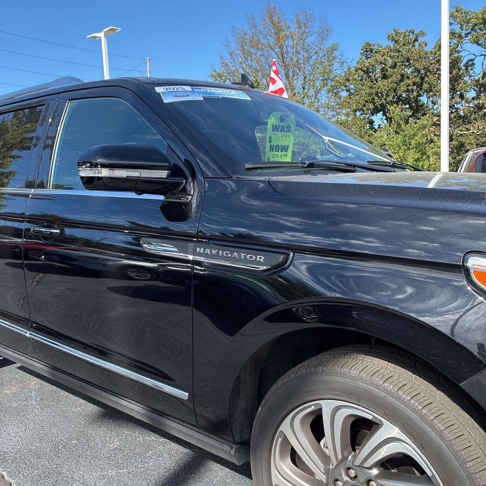 2023 Lincoln Navigator L Reserve