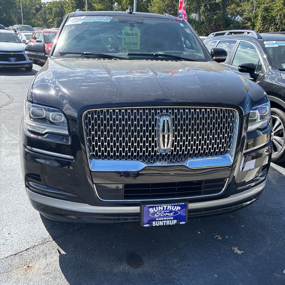 2023 Lincoln Navigator L Reserve