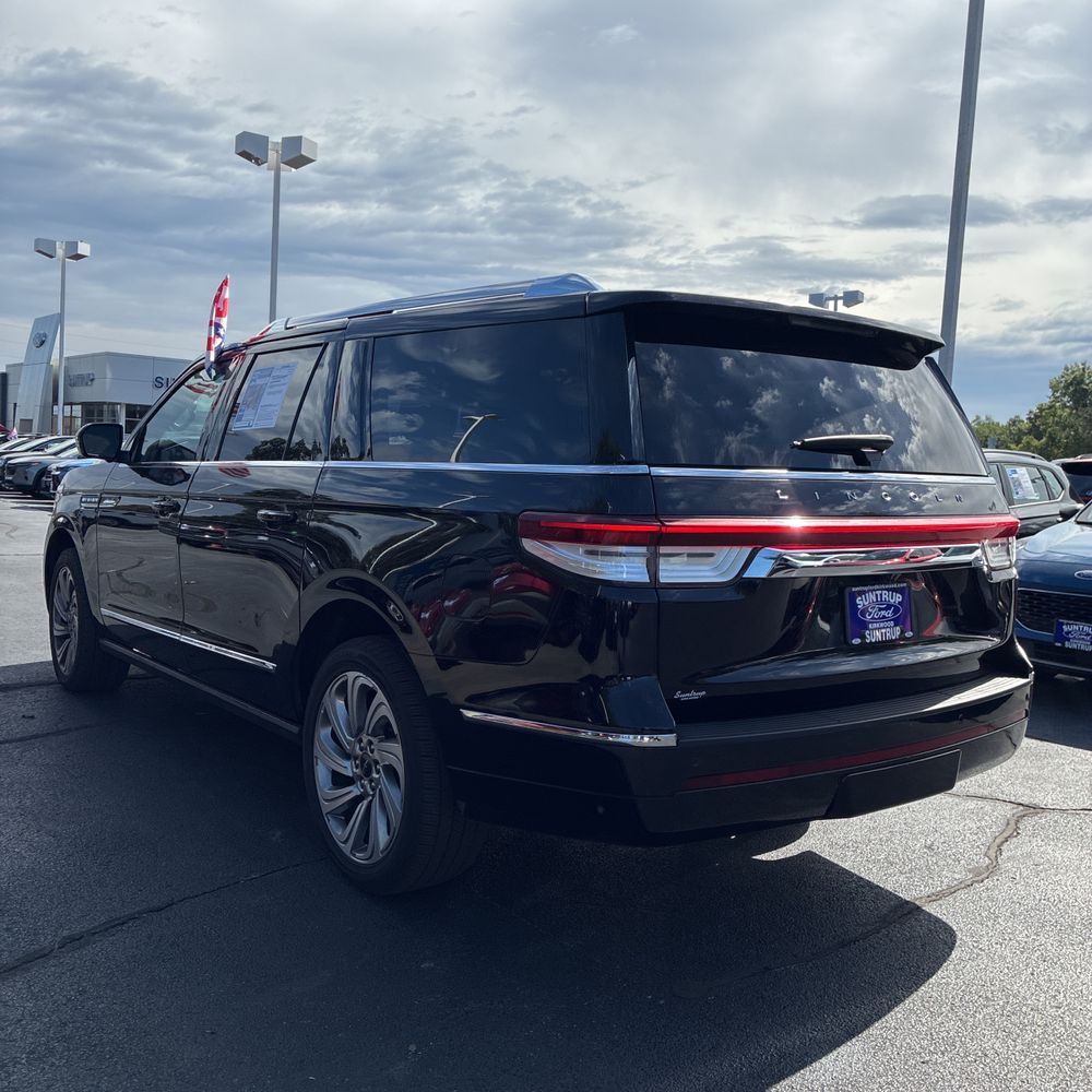 2023 Lincoln Navigator L Reserve