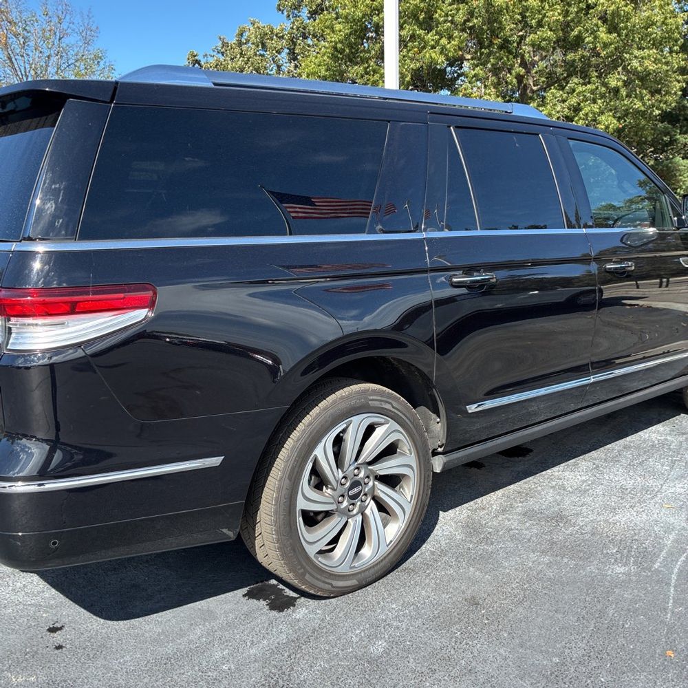 2023 Lincoln Navigator L Reserve