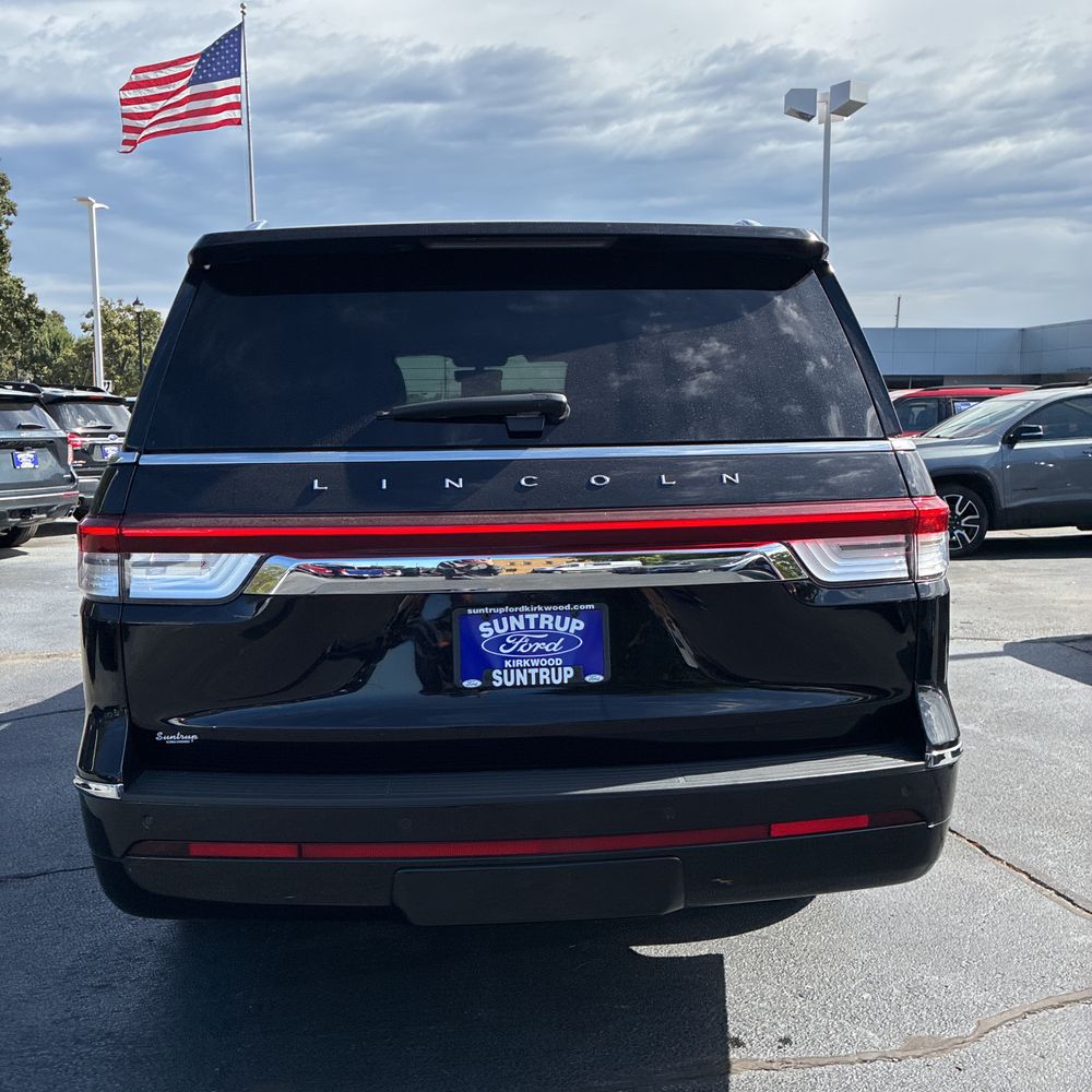 2023 Lincoln Navigator L Reserve