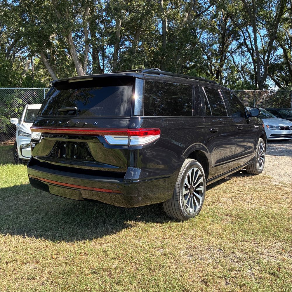 2022 Lincoln Navigator L Reserve